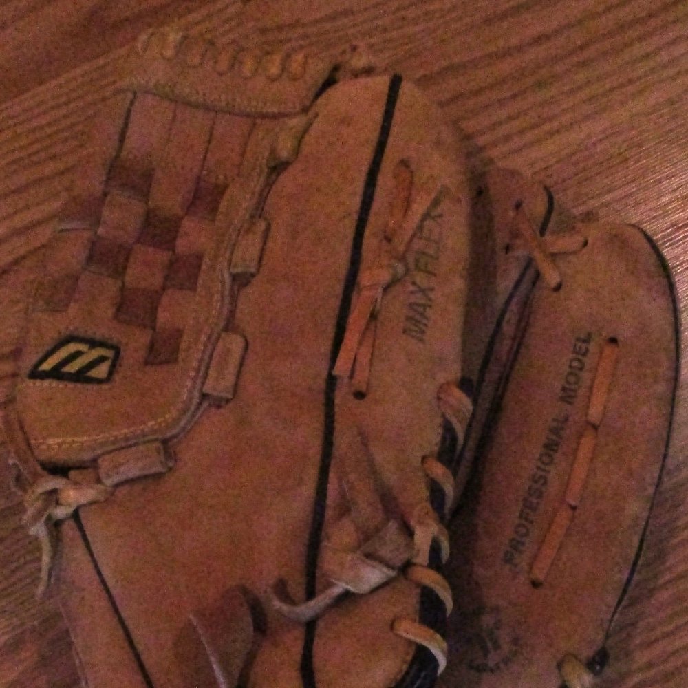 MIZUNO Professional Model 13" RHT Baseball Glove